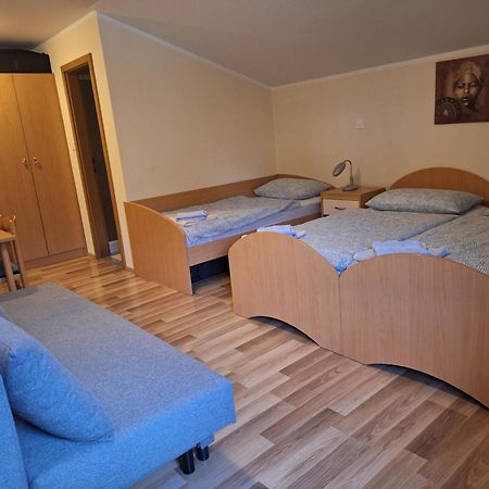 קובאריד Rooms Pri Lovrizu מראה חיצוני תמונה