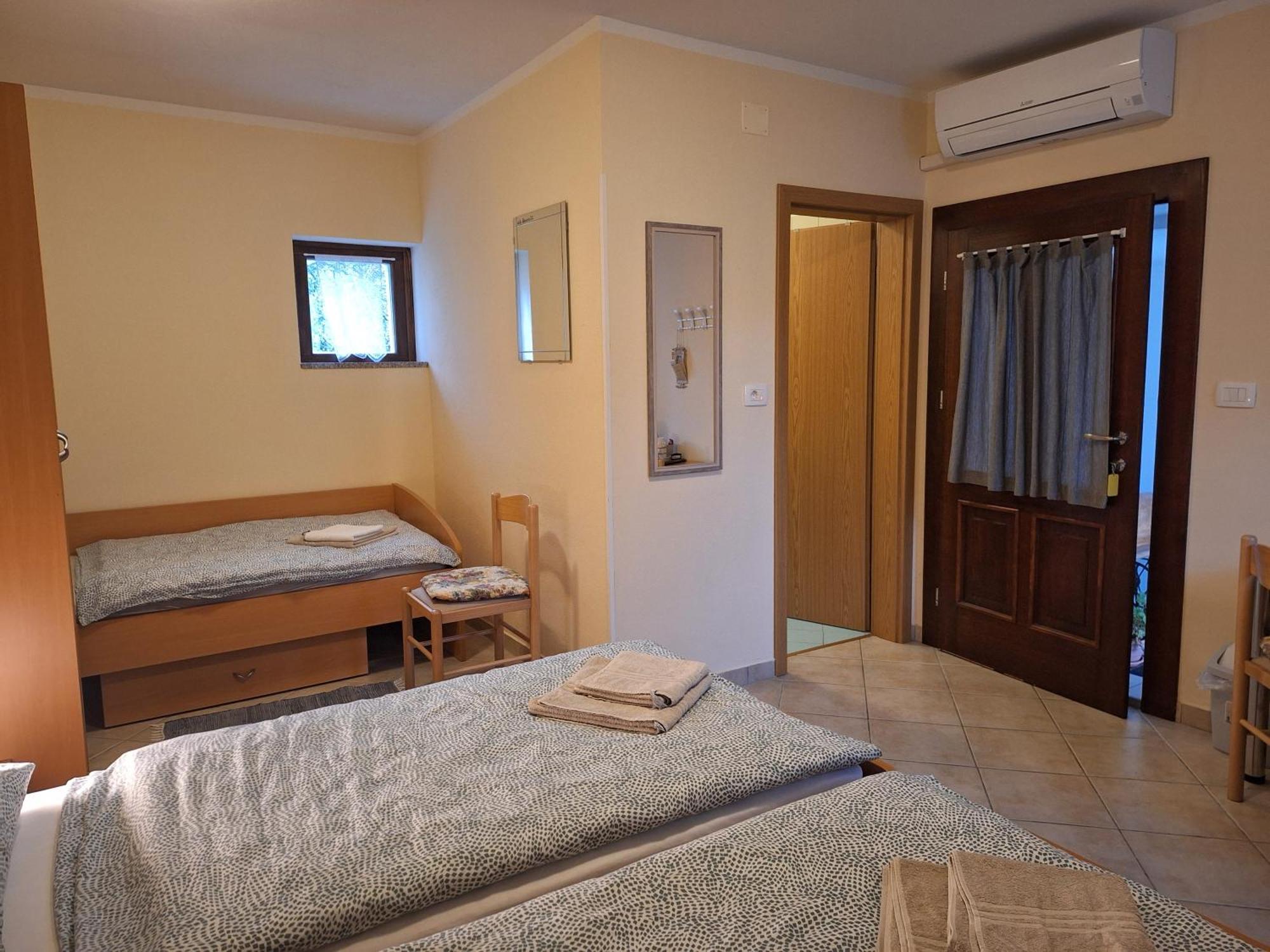 קובאריד Rooms Pri Lovrizu מראה חיצוני תמונה