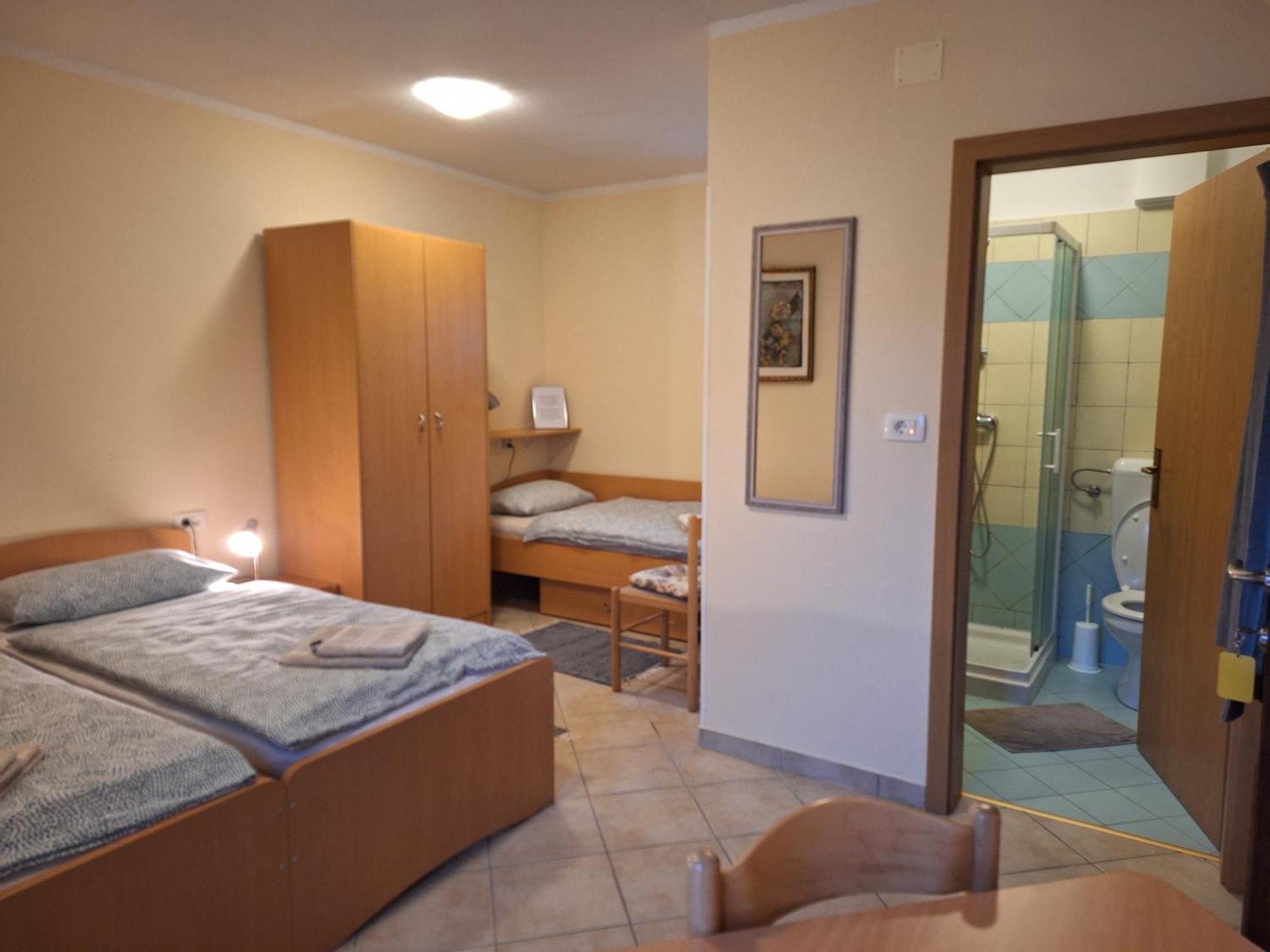 קובאריד Rooms Pri Lovrizu מראה חיצוני תמונה