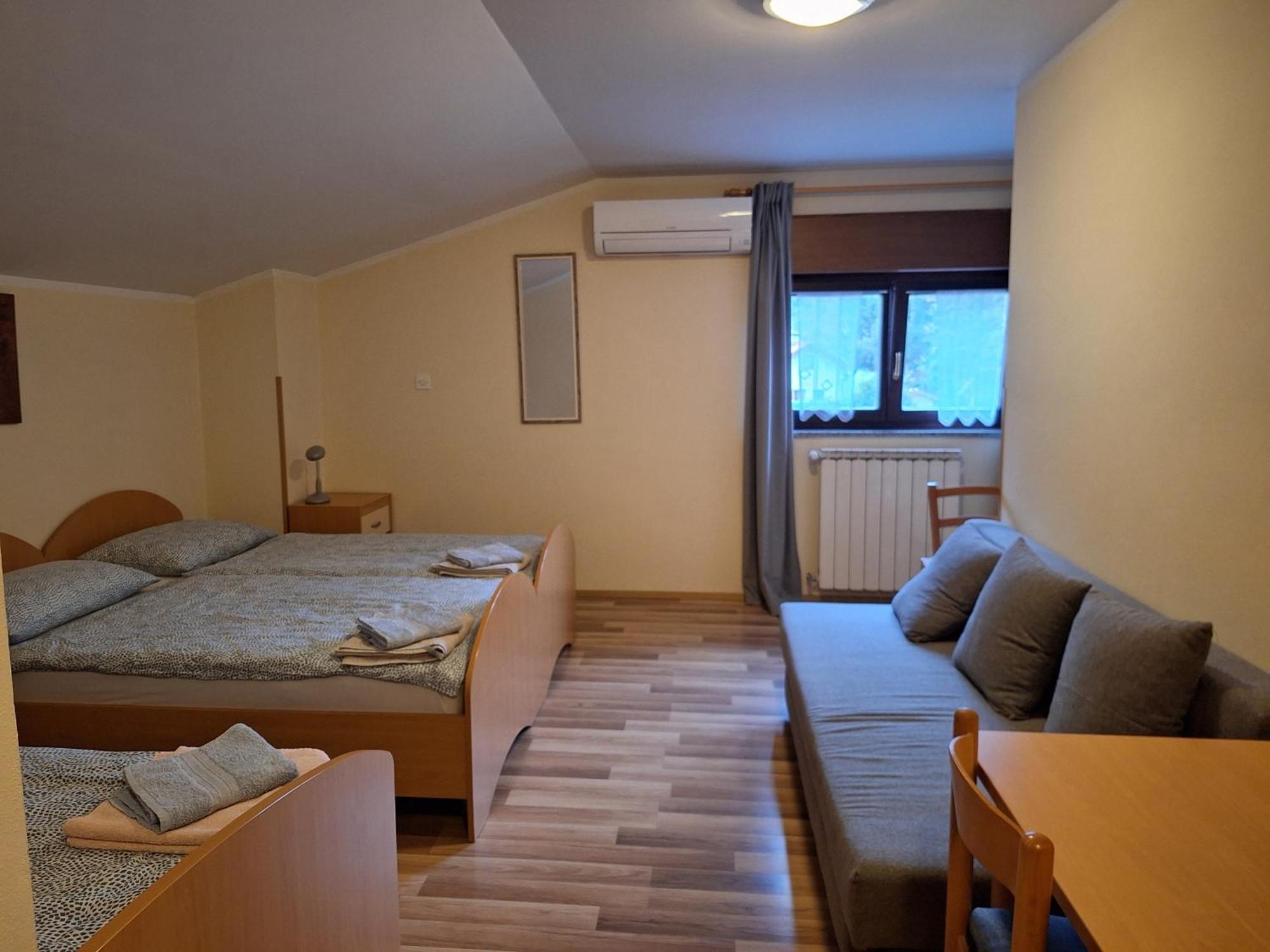 קובאריד Rooms Pri Lovrizu מראה חיצוני תמונה