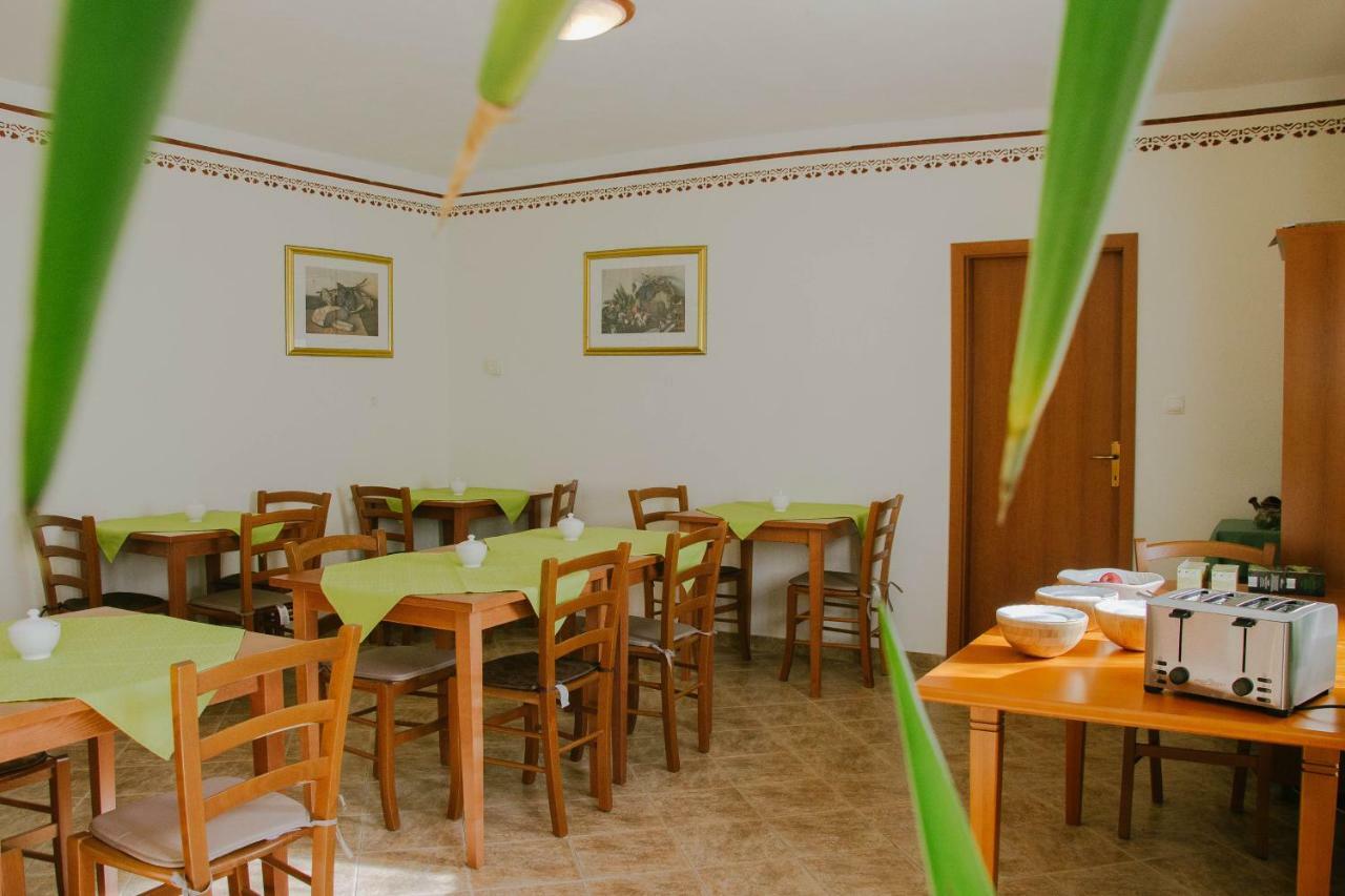 קובאריד Rooms Pri Lovrizu מראה חיצוני תמונה