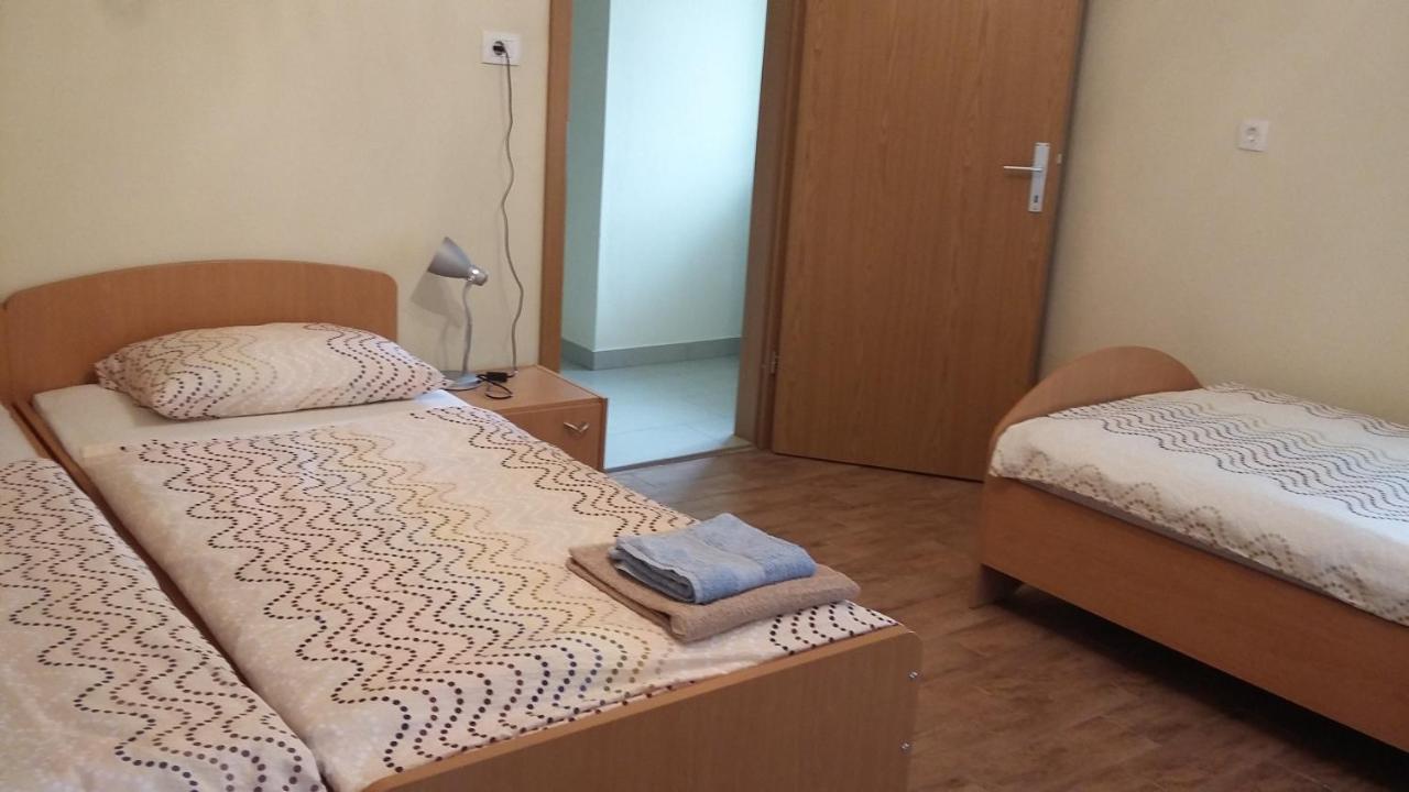 קובאריד Rooms Pri Lovrizu מראה חיצוני תמונה